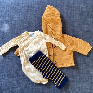 Winnie the Pooh baby clothes outfit